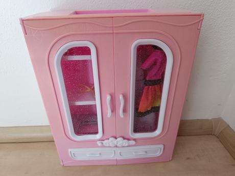 Barbie skrina, 