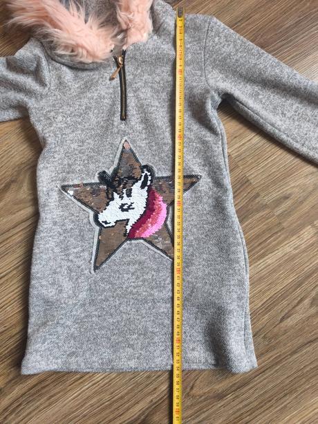 Flitrovane teplé šaty, 110