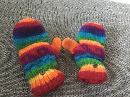 Rukavice farebné,