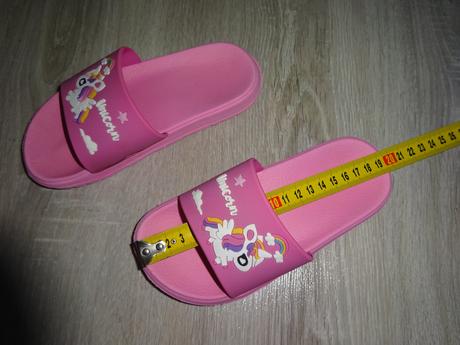 Topanky do vody a šlapky, 30