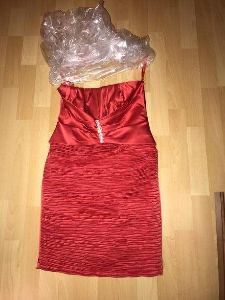 Krátke šaty bez ramienok, 40