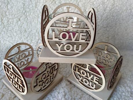 Drevený svietnik  /  i love you, 