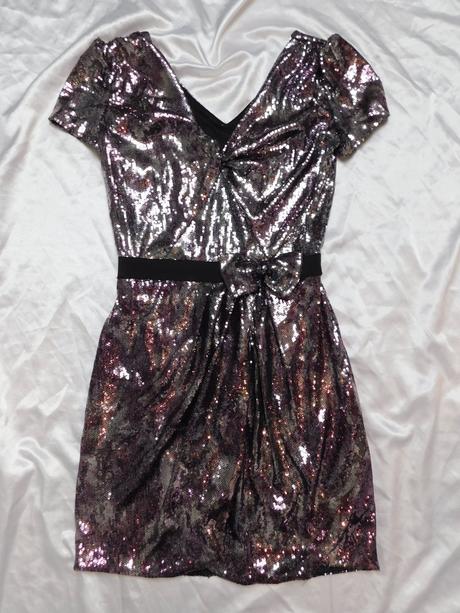 Pekne flitrovane šaty, 38