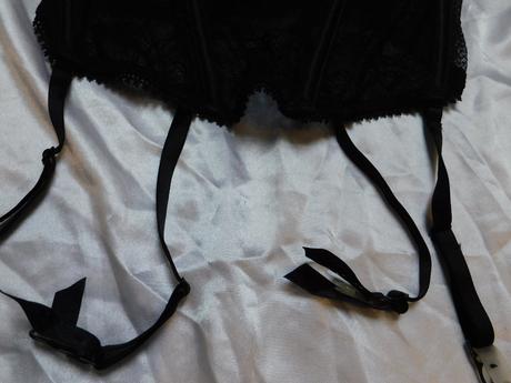 Kvalitný čipkovaný korzet, 75b