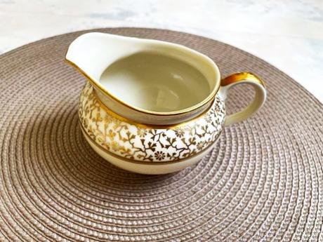 Porcelánový mliečnik thomas ivory,