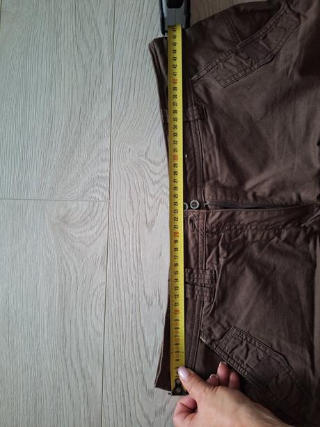 Predam sportovu kratasosuknu, decathlon,44