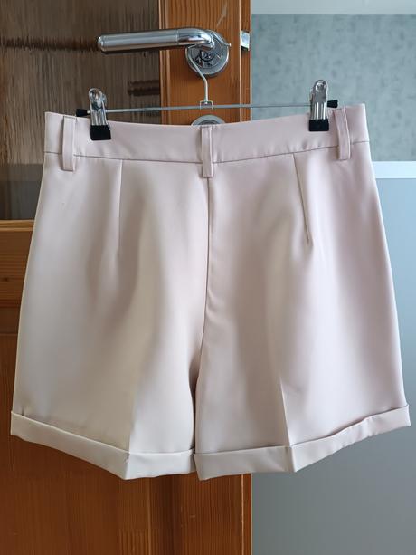 Béžové kraťasy s vysokým pásom, sinsay,m