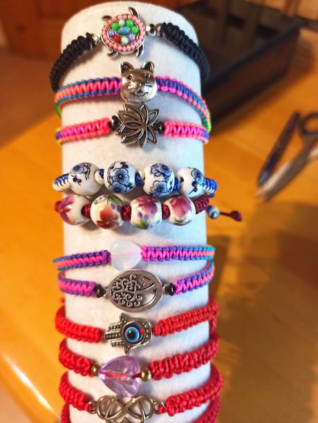 Pletené,šnúrkové handmade náramky,