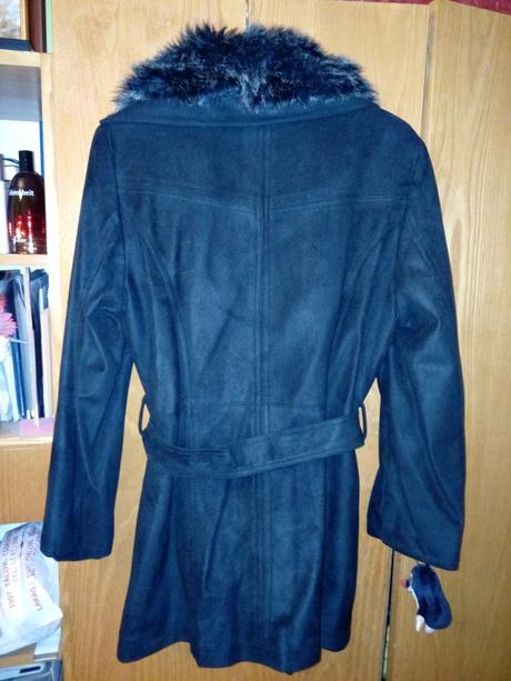 Bunda s opaskom, kožušínovym golierom, xl