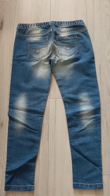 Tristvrtaky, f&f,146