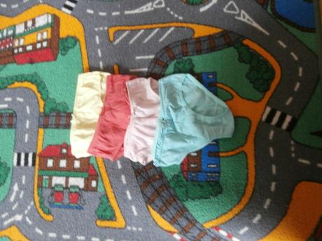 Dievčenské gate, 104