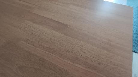 Predám stol so stolickami, 