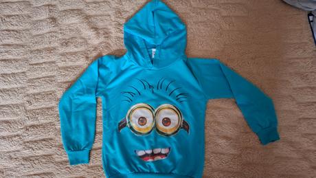 Mikina s mimoňom, 128