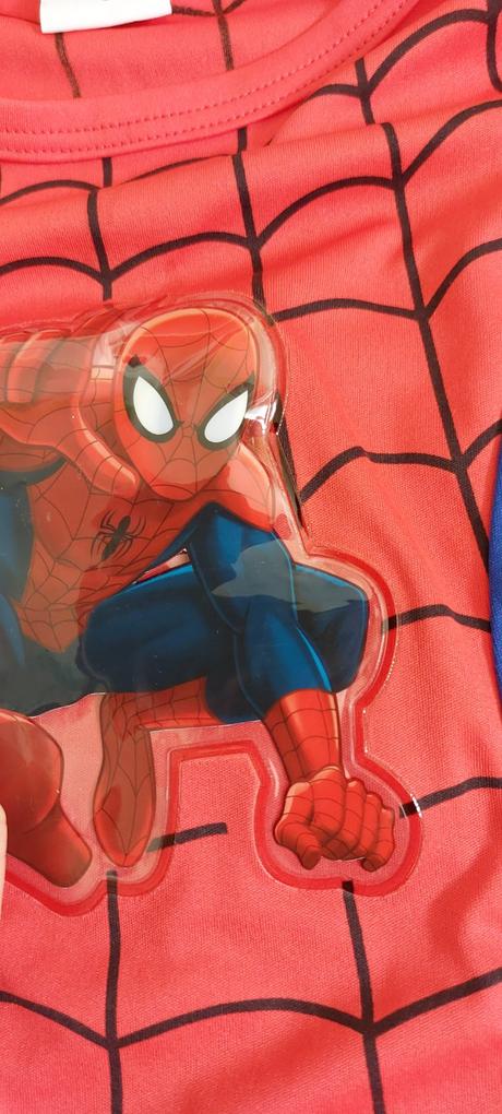 Kostym spiderman so svietiacim obrázkom,