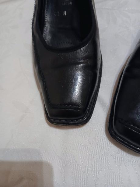Čierne kožené poltopánky, 39