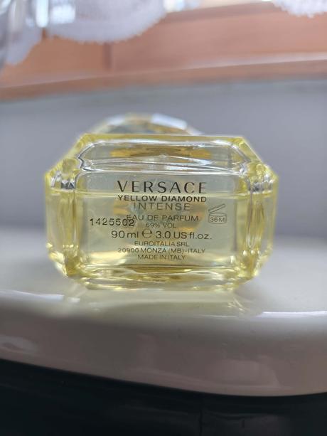 Versace - yellow diamond, 
