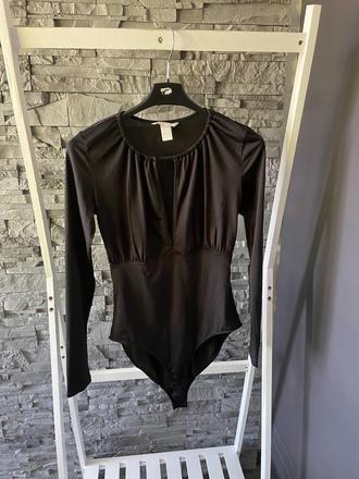 H&m v.s, h&m,s