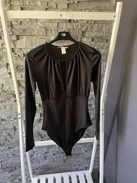 H&m v.s, h&m,s