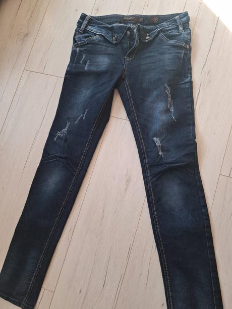 Krásne tmavomodré rifle, l