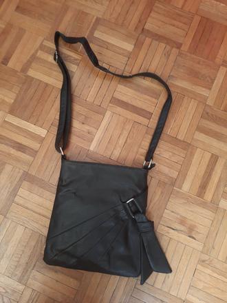Dámska cross body kabelka, 