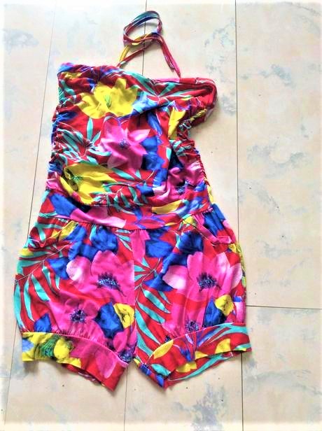 Kvetovaný letný overal, s