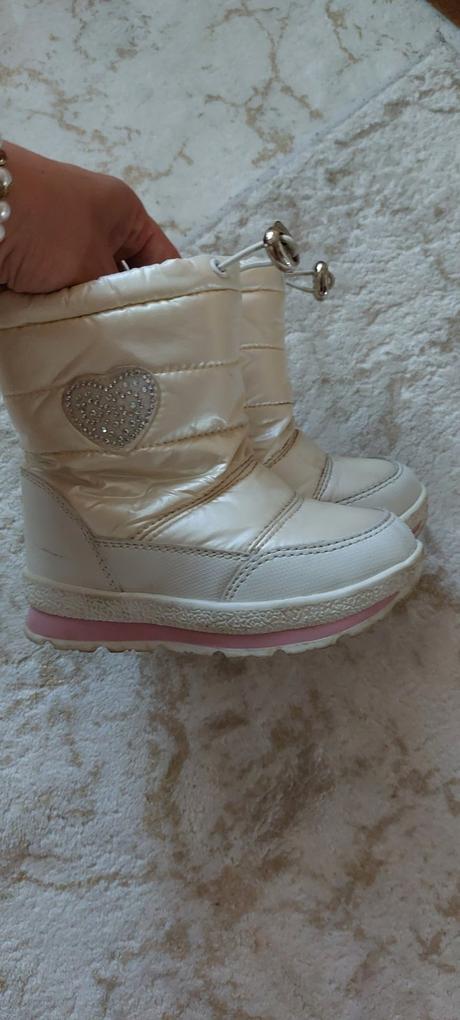 Krásne perletove zimné snehulky, 26