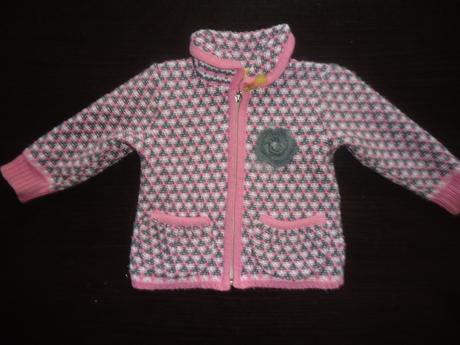 Svetrik s  ruzou camiza, 92