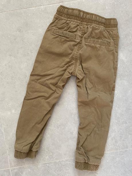 Hnedé gate, f&f,104