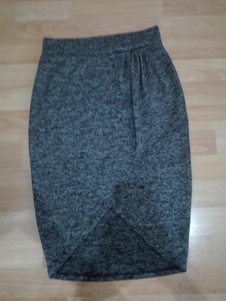 Prekrížena púzdrová sukňa, amisu,34