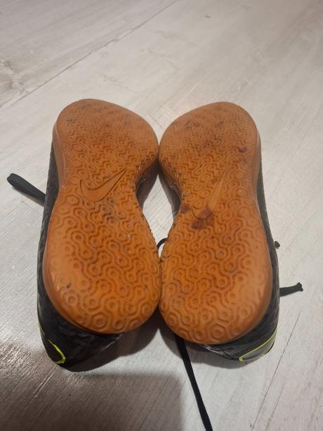 Halovky nike, treba zalepiť, nike,40