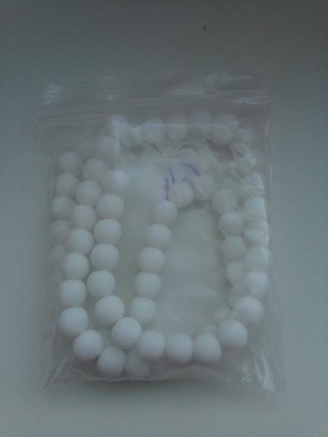 Biele matné koráliky, 