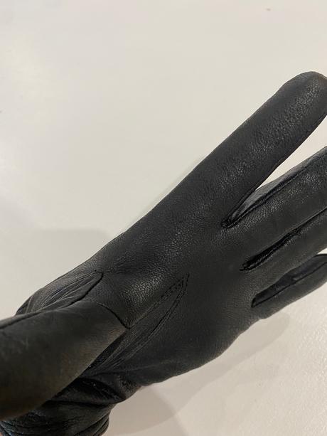 Krásne kožené rukavice,