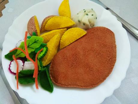 Šité hračky, obedove menu,