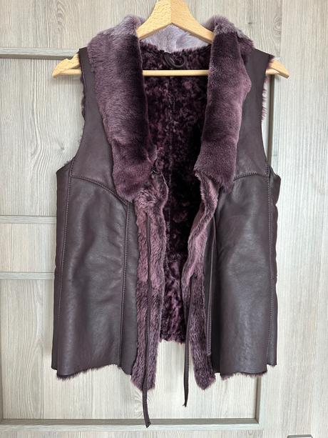 Kožušinová vesta, 40