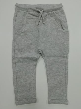 Sivé tepláky, ovs,86