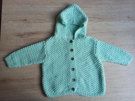 Štrikovaný svetrík mentolovej farby, 80