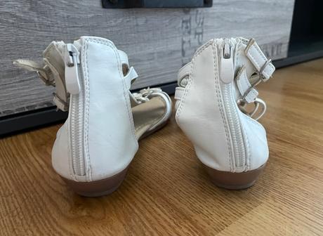 Biele sandále., 36