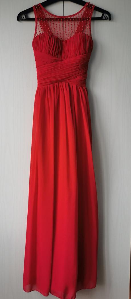 Červené šaty, s