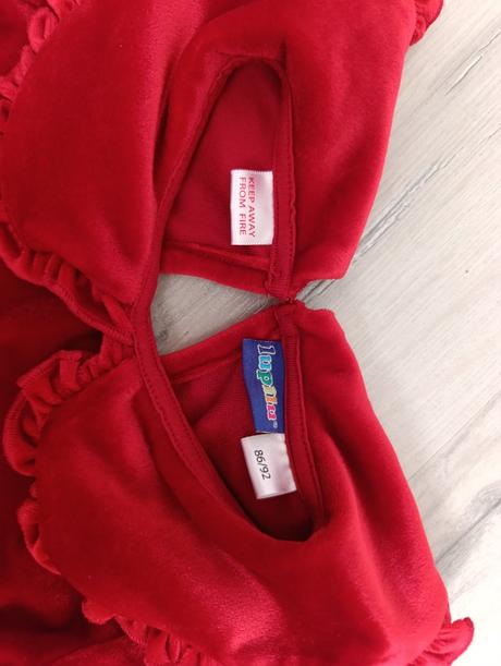 Zamatové šatočky, lupilu,92