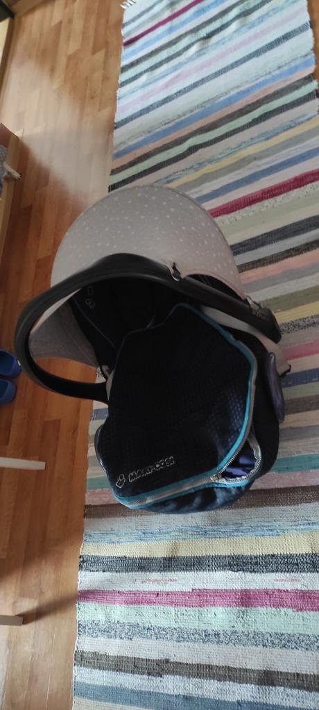 Vajíčko a základňa, maxi cosi