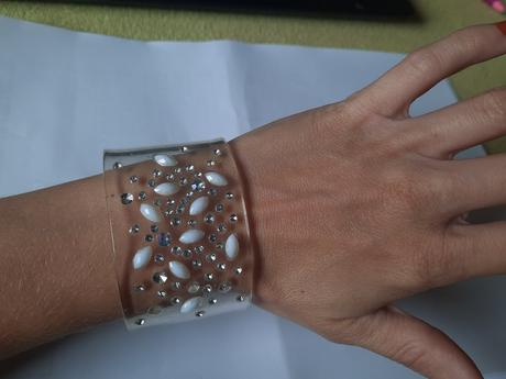 Dámske a dievčenské náramky,