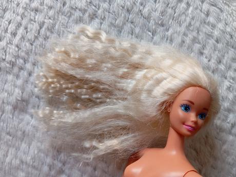 Retro blond barbie 1,