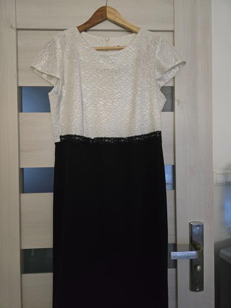 Sukienkovy oblek, 44