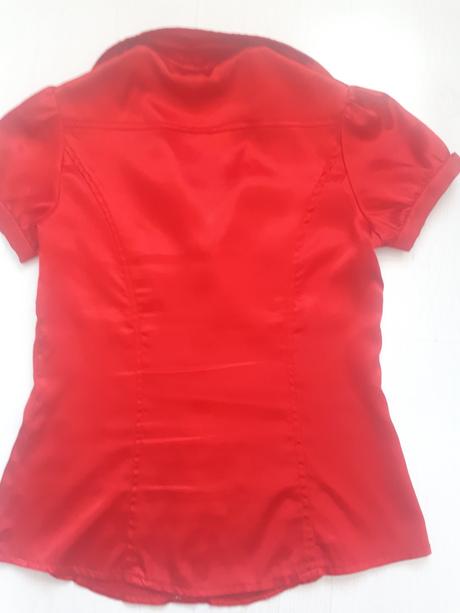 Pružná lesklá blúzka, v. 36, s