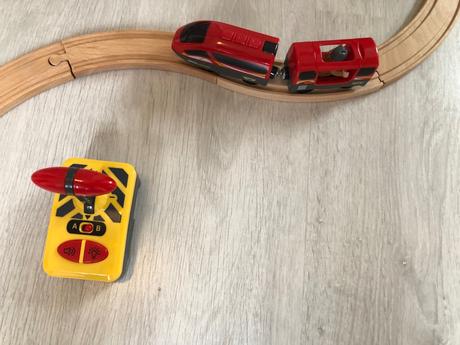 Drevená ikea vlaková dráha, 