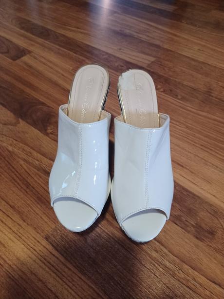 Predám extravagantné sandale, 40