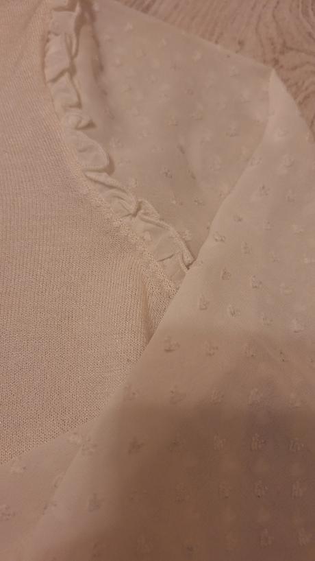Biely svetrik so saténový rukávmi, h&m,xl