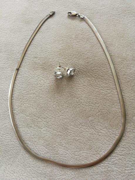 Strieborne nausnice,