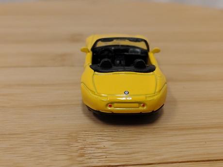 Zb model welly bmw z8 roadster yellow mattel 2010,