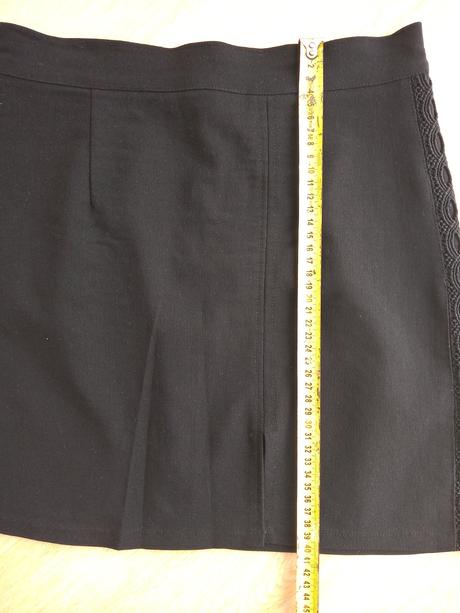 Čierna mini sukňa, s